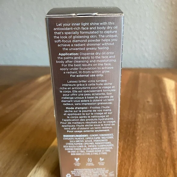 PÜR COSMETICS
Iconic Glow Illuminating Face & Body Dry Oil - Picture 2 of 2